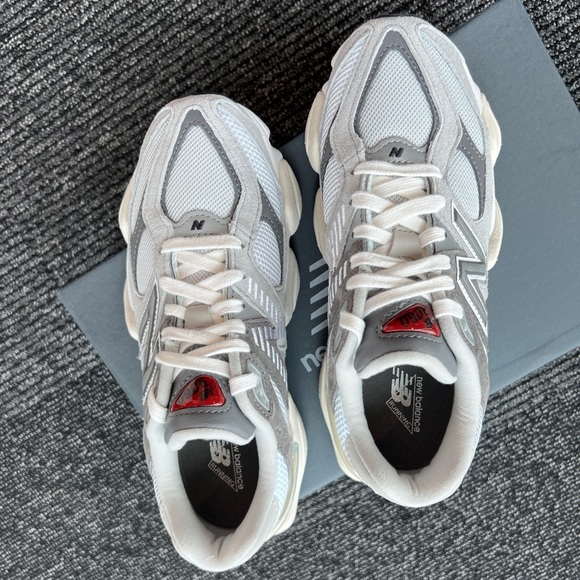 USED New Balance 9060 Size M5.5 / W7 Rain Cloud with Castlerock and White - Picture 3 of 6